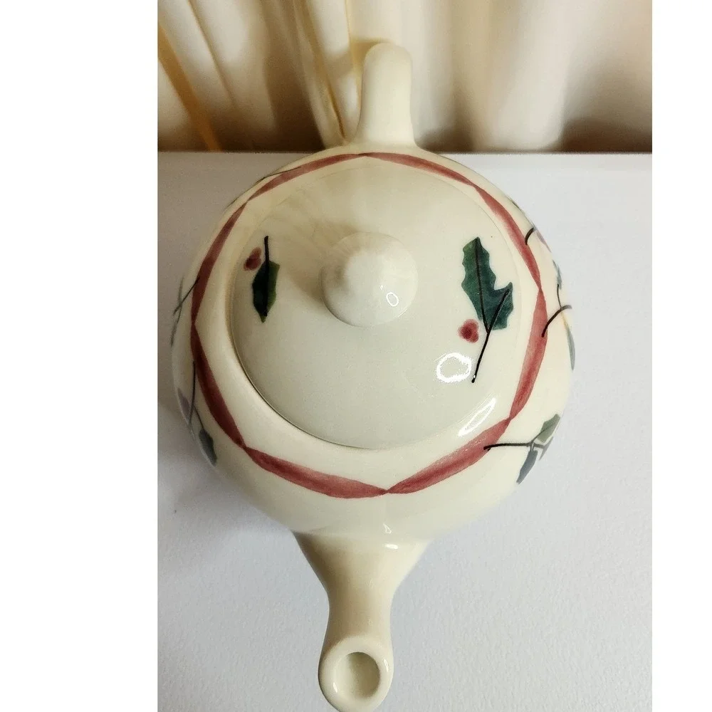 Hartstone Pottery Christmas Garland Teapot